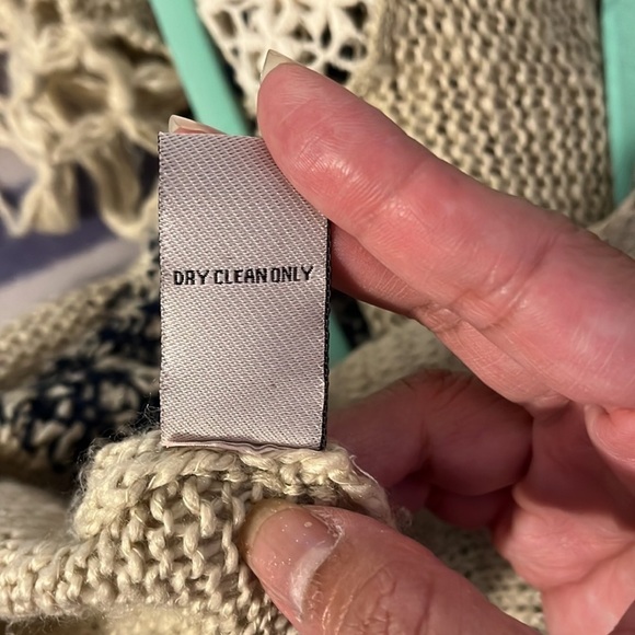 Blue Pepper Vintage Crochet poncho/cardigan Size L - Picture 9 of 9